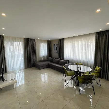 Апартаменти Sa Apartments! Near Cleopatra *