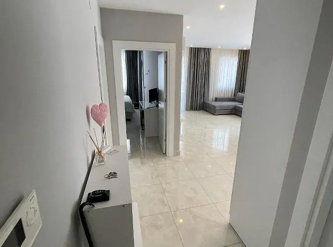 Sa Apartments! Cleopatra Beach 2Bd Flat Апартаменты